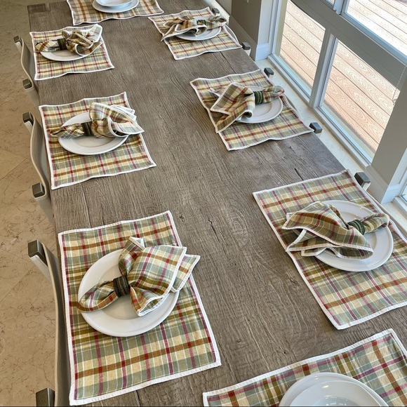 Williams Sonoma Other - Williams-Sonoma Linen Table Setting